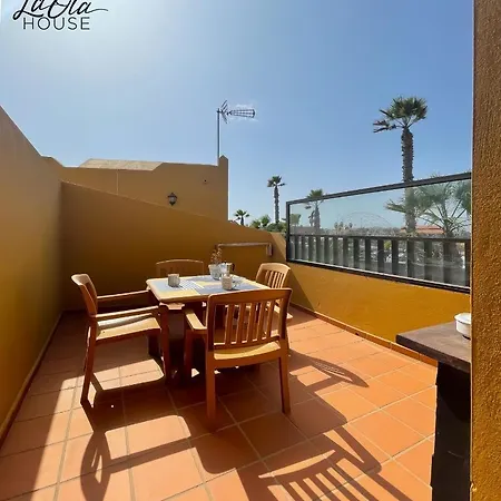 La Ola House Precioso Con Piscina Apartment